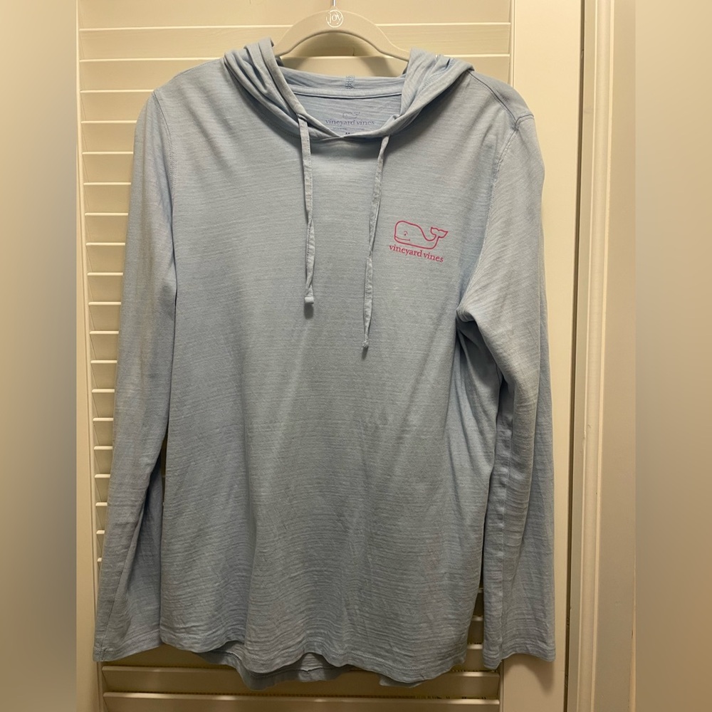 Vineyard Vines t-shirt hoodie